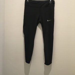 Nike women’s crop leggings, black, medium